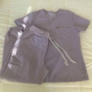 Figs Women’s Lavender Dew Catarina (L)/Zamora High Waisted 2.0 Joggers (LP)